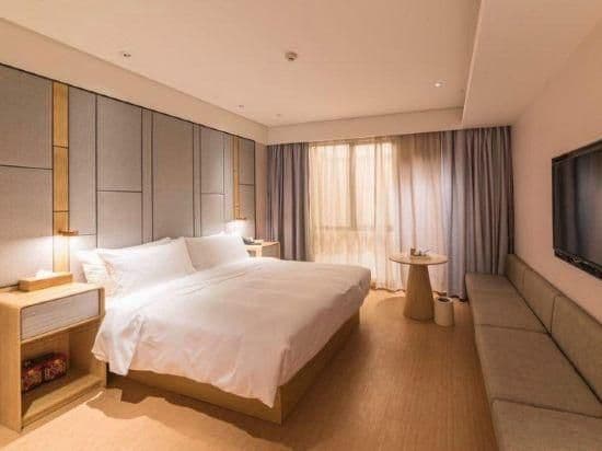Hotel Queen Room