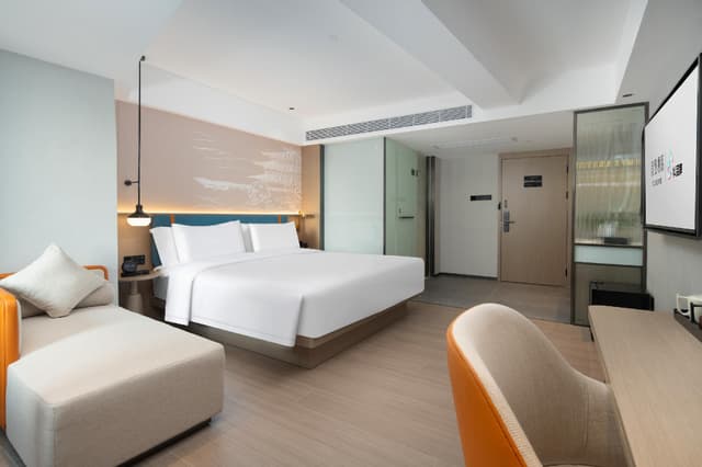 Business King Room
