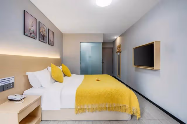 Queen Superior Room
