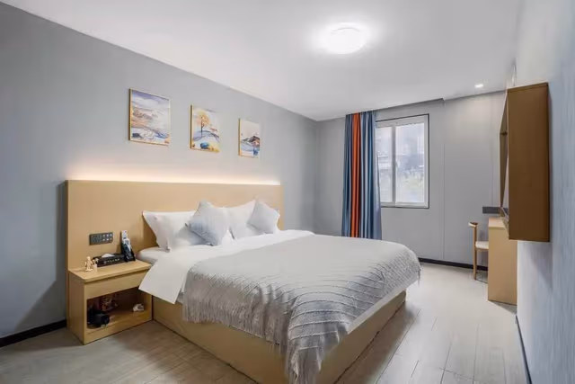 Huazhu - Deluxe Bed Room
