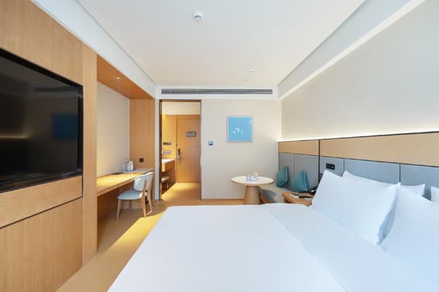 Huazhu - Room With View