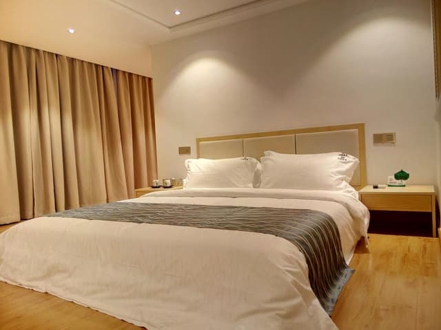 Boutique Queen Room