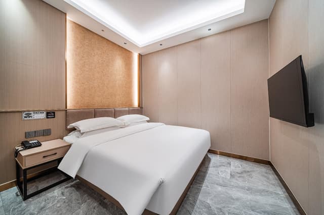 Business Suite Room