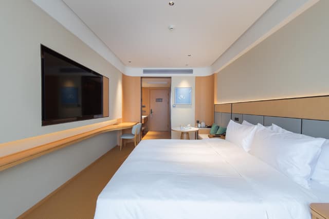 Huazhu - Superior BedRoom