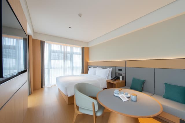 Huazhu - Room With View
