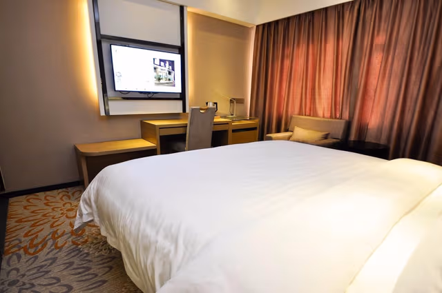 Business Queen Room