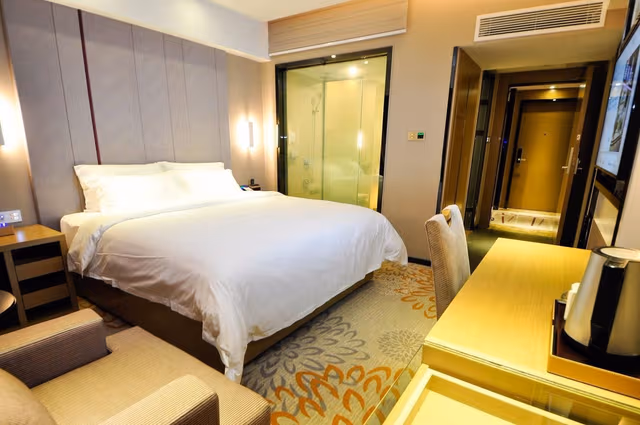 Business Queen Room