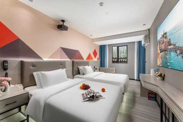2 Bed Twin Superior Room