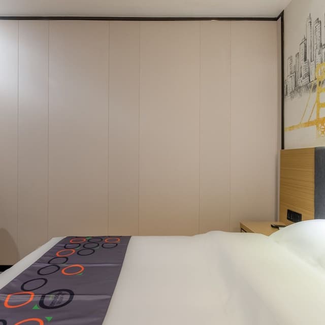 Double Room, No Windows