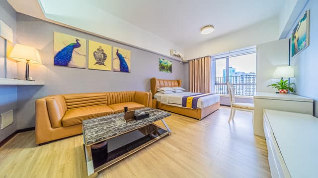 Business King Room