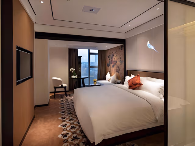 Deluxe Suite