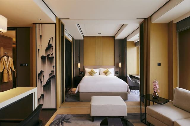 Room (Superior King)