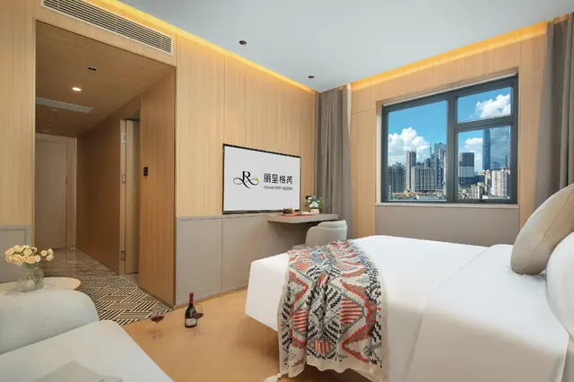 Business King Room