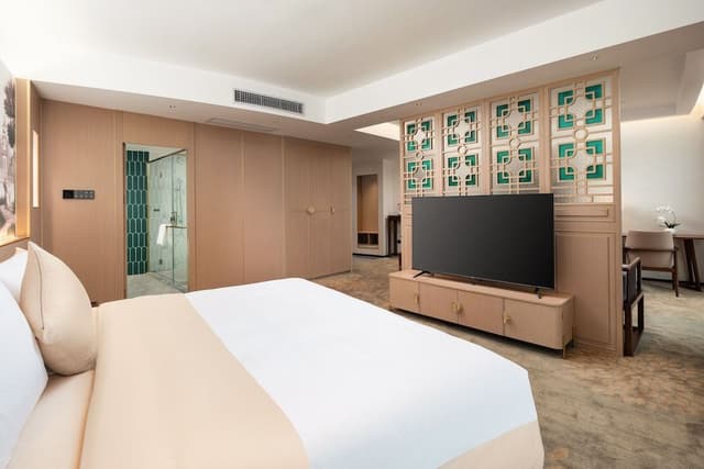 Business Suites- King Size Bed