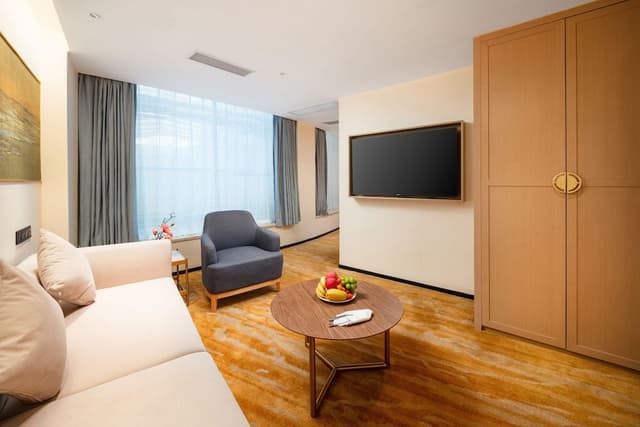 Junior Suite- King Size Bed