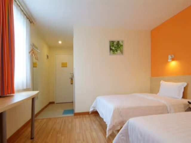 7 Days - Zizhu Twin Room