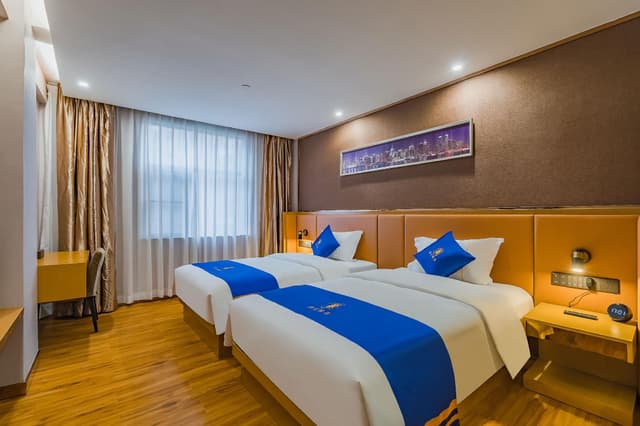 2 Bed Twin Superior Room