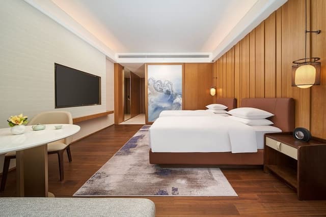 Club Twin Room, 2 Twin Beds, City View