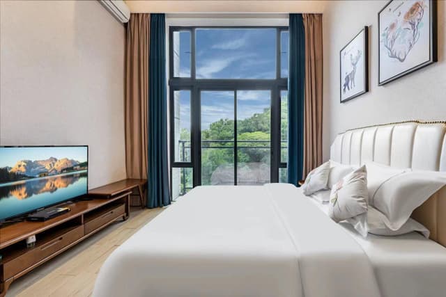 Deluxe Suite Balcony