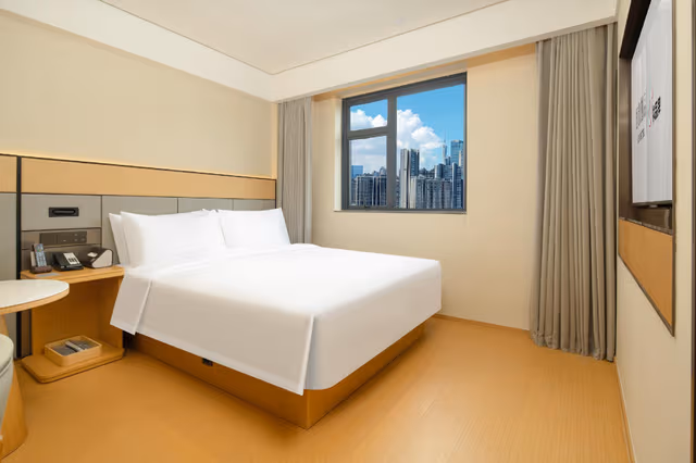 Business King Room