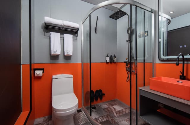 Twin Room with Shower