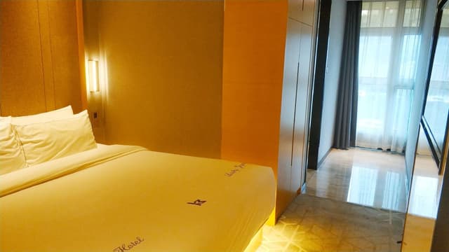Boutique Queen Room
