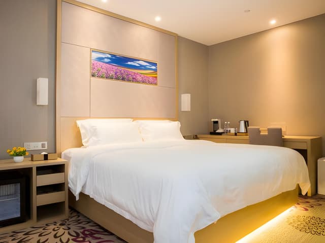 Queen Room