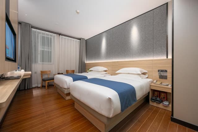 Guest Room - Twin Beds