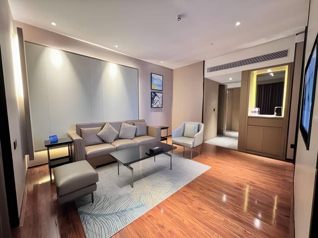 Deluxe Suite