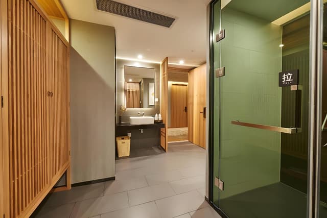 Executive Room
