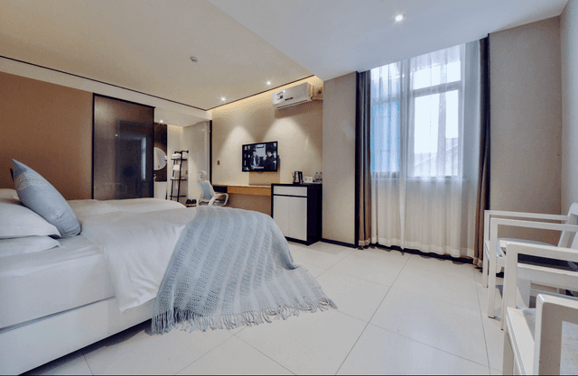 Deluxe Twin Bed