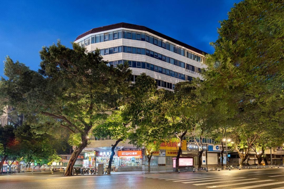 พินโฮเทล - สถานีรถไฟใต้ดินหน้าสวนสาธารณะถนนคนเดินปักกิ่ง (Pinhotel - Beijing Road Pedestrian Street Park Front Subway Station)0