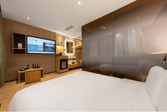 GTR - Guest Room with One 1.8M Bed
