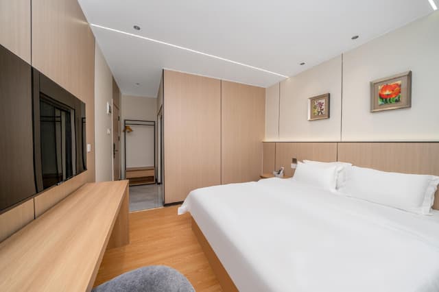 Comfort King Room