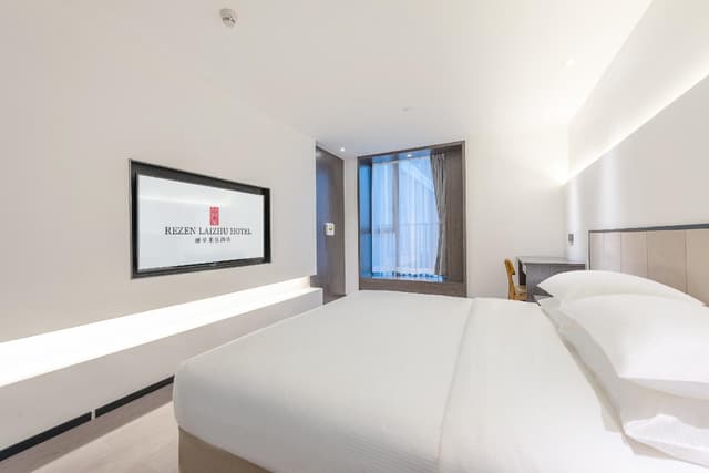 Rezen - Deluxe 1 Bed Room