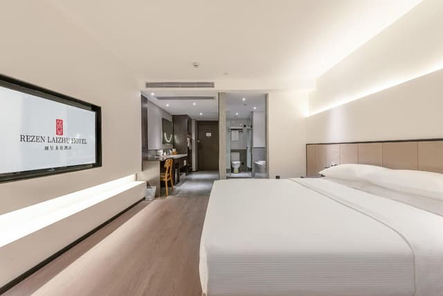 Rezen - Light Luxury 1 Bed Room, with Bathtub