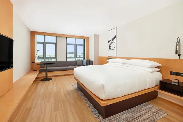 Superior Room, 1 King Bed, City View