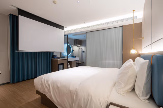 GTR - Guest Room with One 1.8M Bed