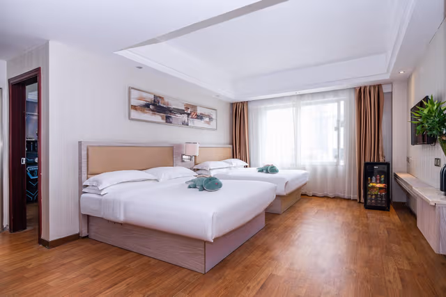 Quintuple Room