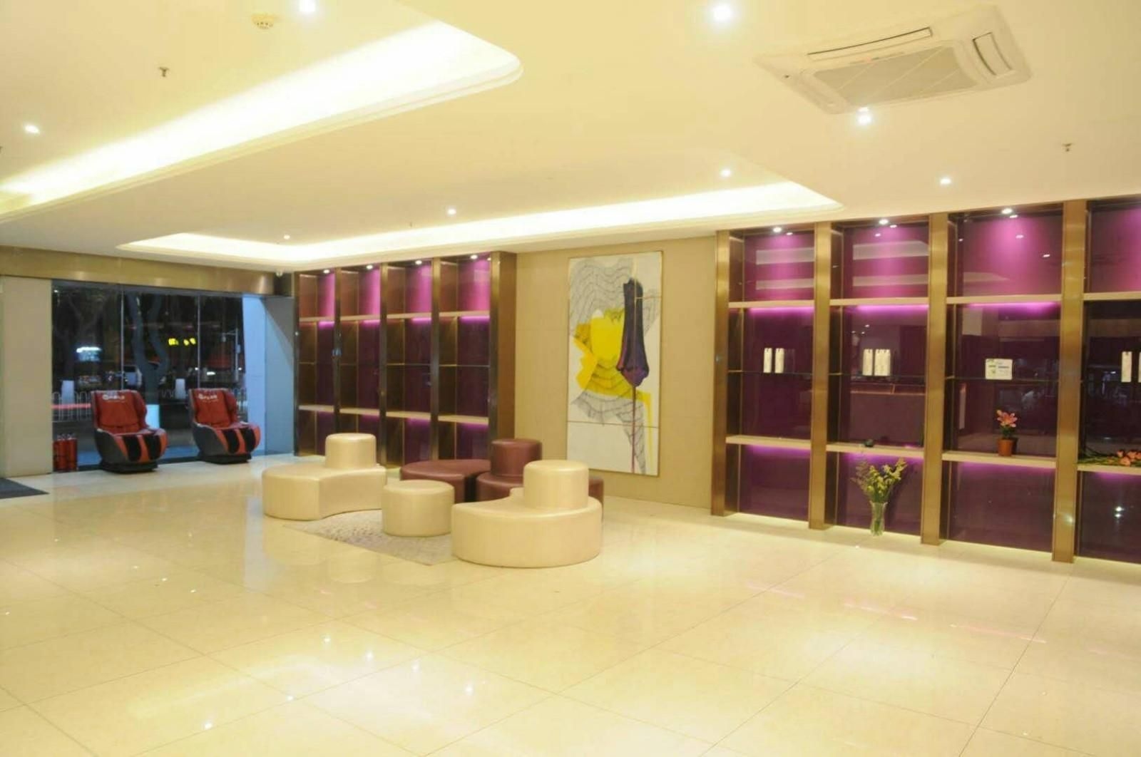 Lavande Hotels Guangzhou Fangcun Huadiwan Metro Station2