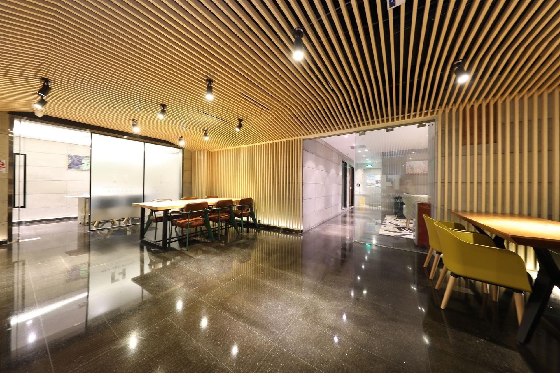 อาร์ไรวี โฮเทล (Arrivee Hotel)2