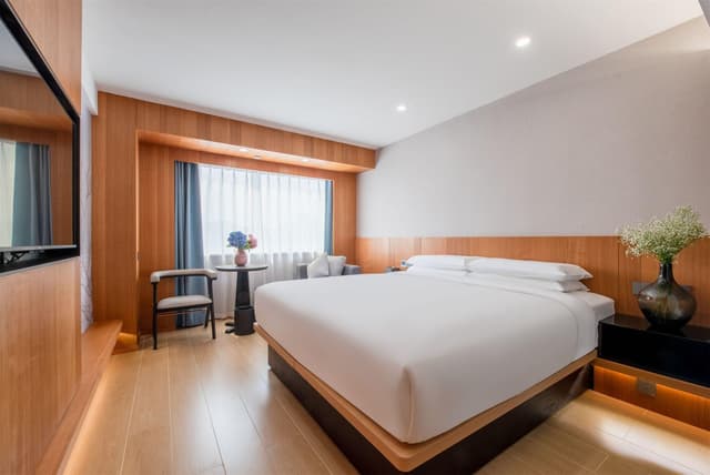 Superior King Room