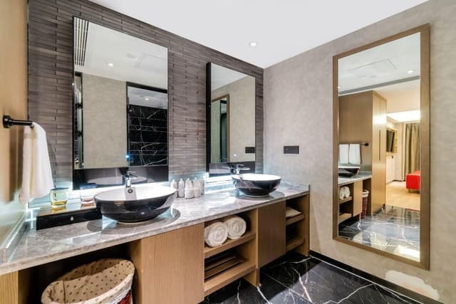 Business Suite