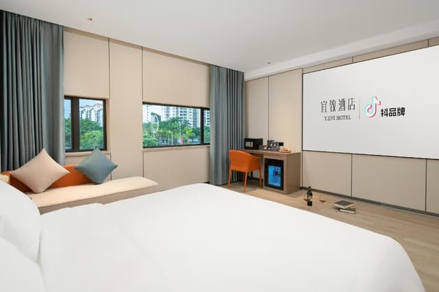 Business King Room