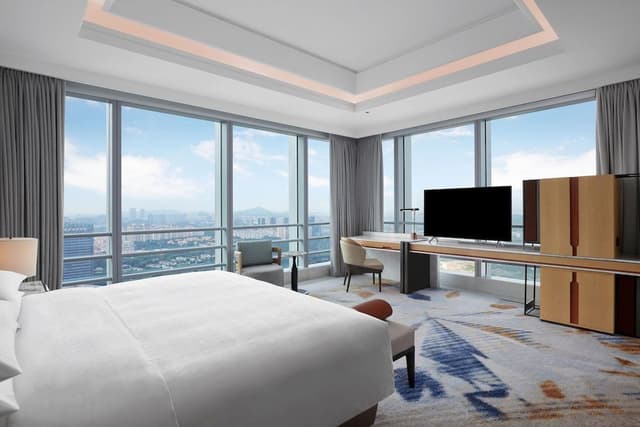 Premier Suite, 1 King Beds, Executive Lounge Access