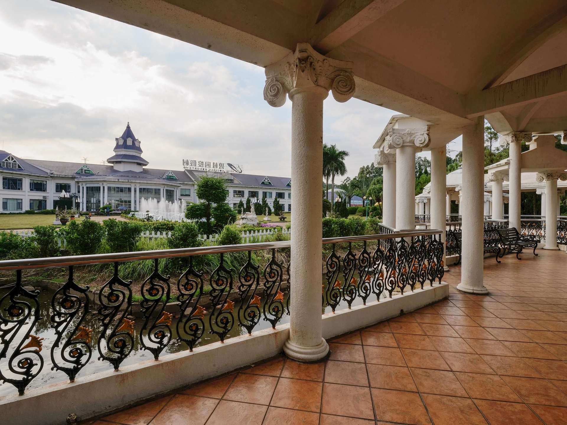 โรงแรมคันทรี การ์เดน ฟีนิกซ์ ฝอซาน (Country Garden Phoenix Hotel Foshan)0