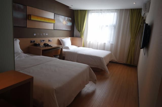 IU Compact U - S Twin Room