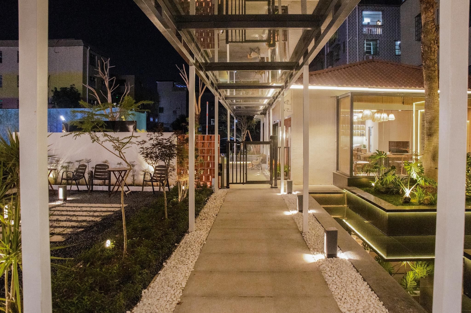 โรงแรมทเวนตี้ซิกซ์ ดีกรี ดีไซเนอร์ (Twenty Six Degree Designer Hotel)1