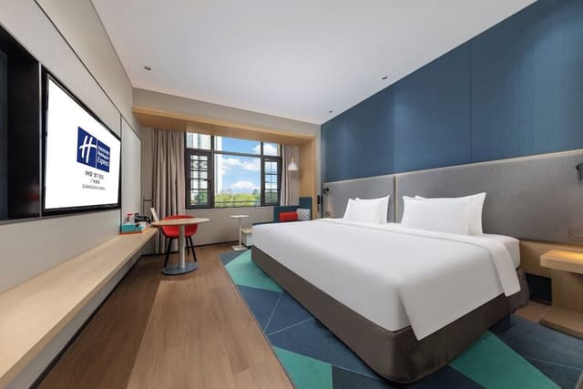 Standard Room, 1 King Bed (Extra Floor Space)