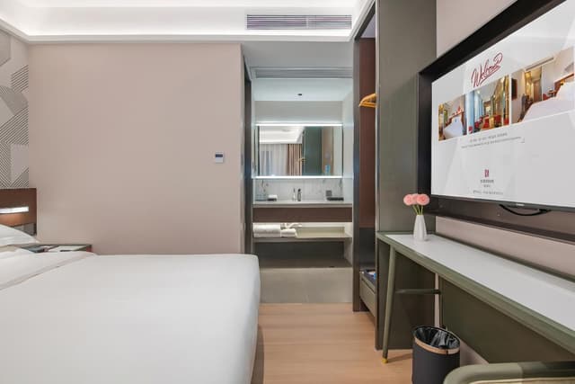 Comfort Queen Room